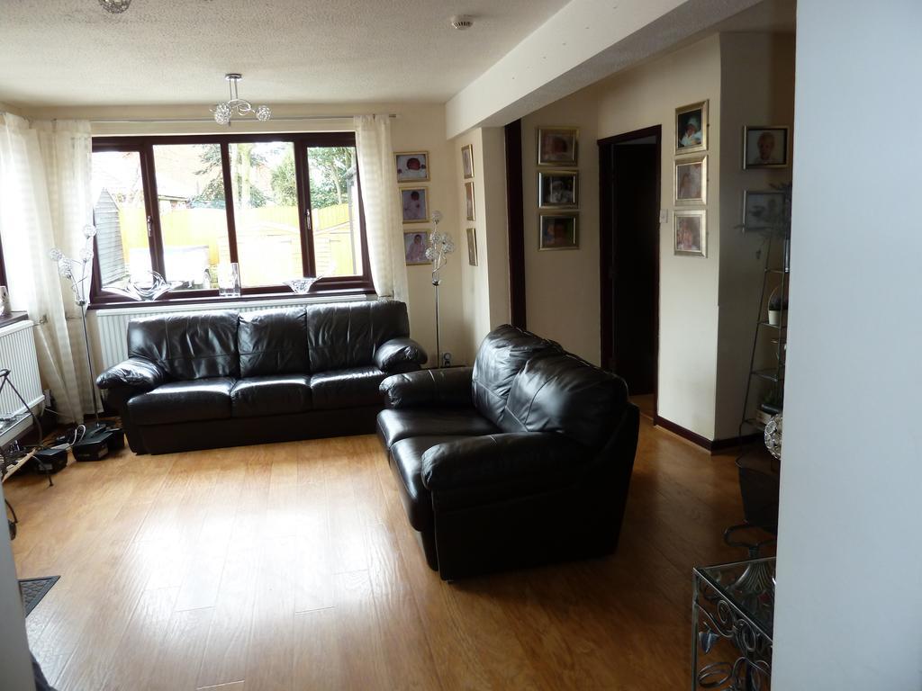Smithy Lodge Guest House ليلاند المظهر الخارجي الصورة